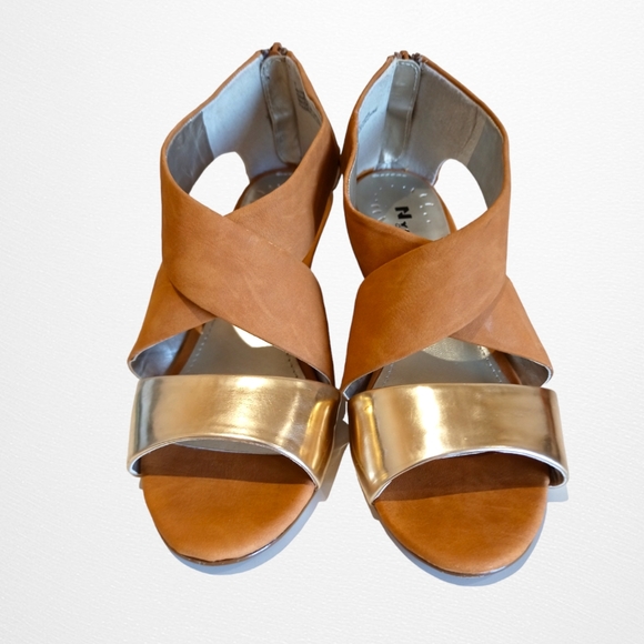 π₯ Nygard Collection Gwen Women's Crossover Strap Wedged Sandals - Picture 4 of 16